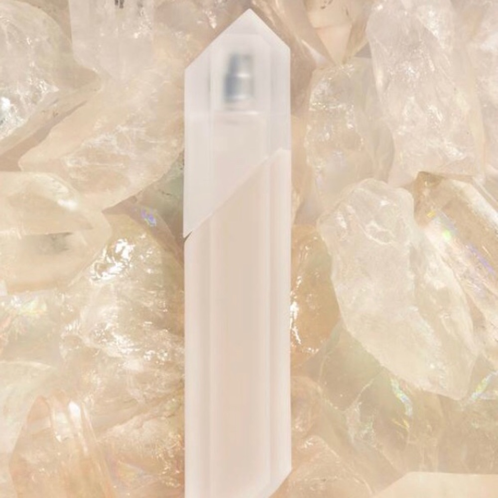 KKW Crystal Gardenia Oud
